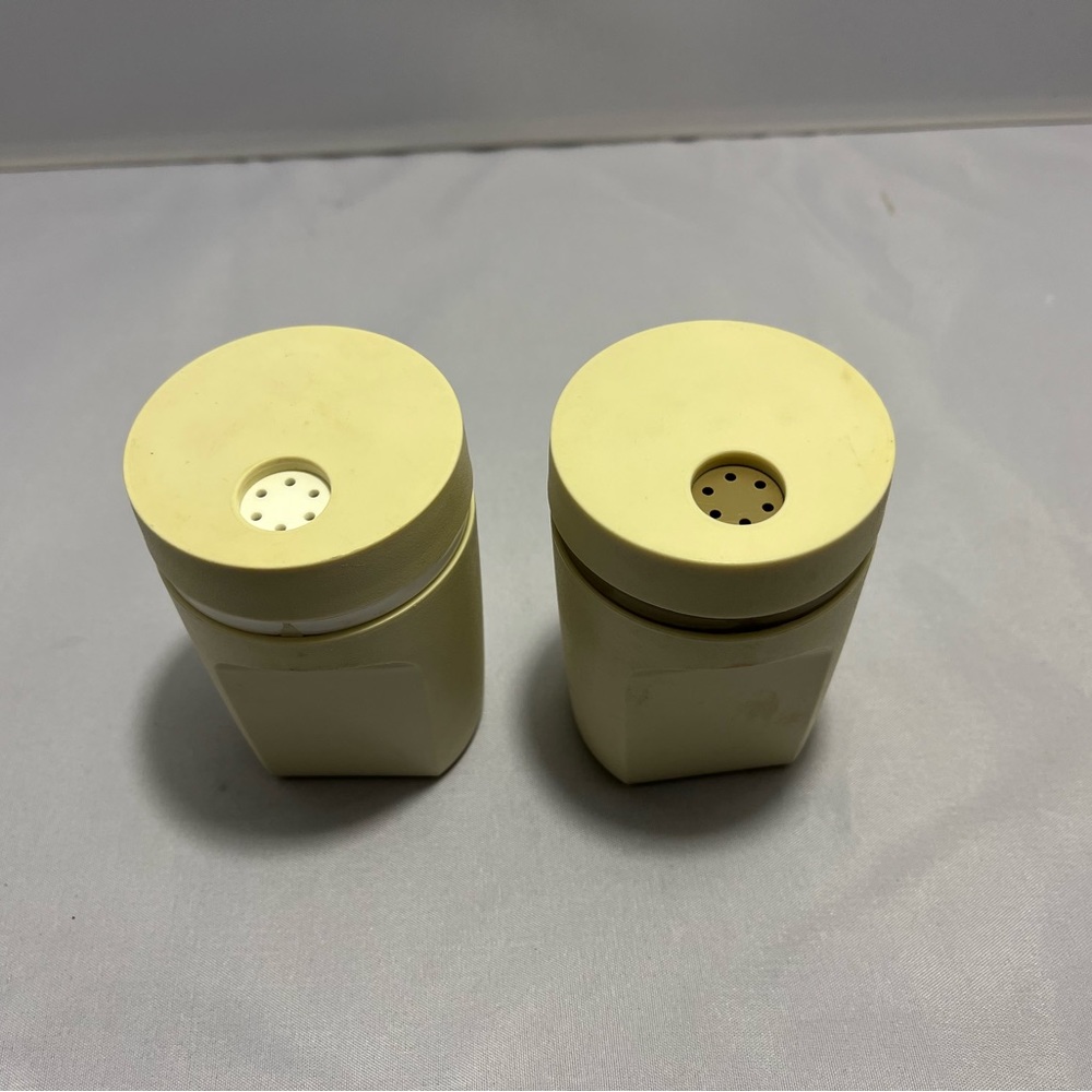 Tupperware 3.5" Vintage Salt And Pepper Shakers Almond